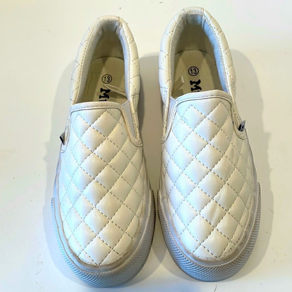Mudd quilted white sneakers girls size 13
